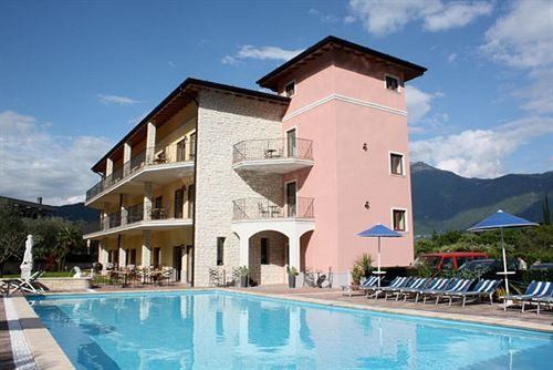 Le Due Torri 3*